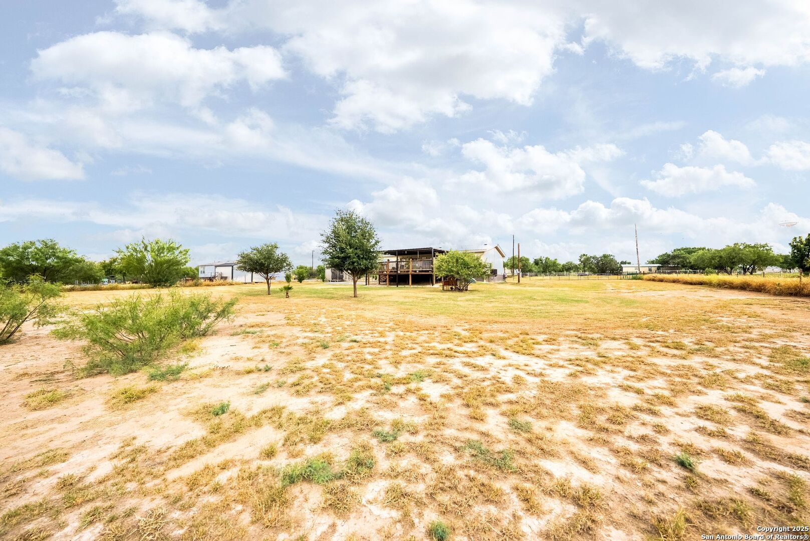 380 Martin Avenue Carrizo Springs TX 78834