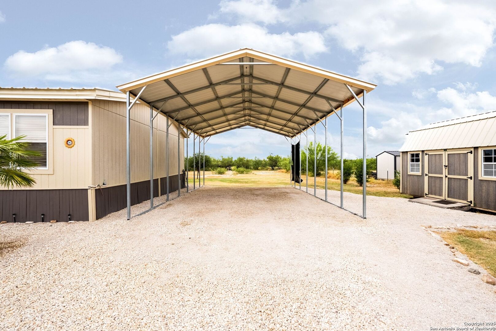 380 Martin Avenue Carrizo Springs TX 78834