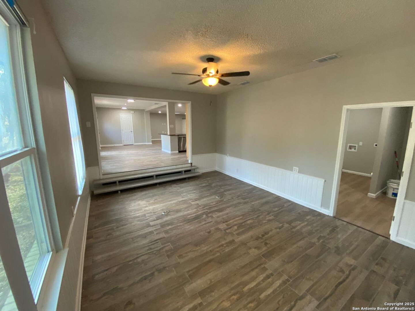 1235 Cibolo Universal City TX 78148