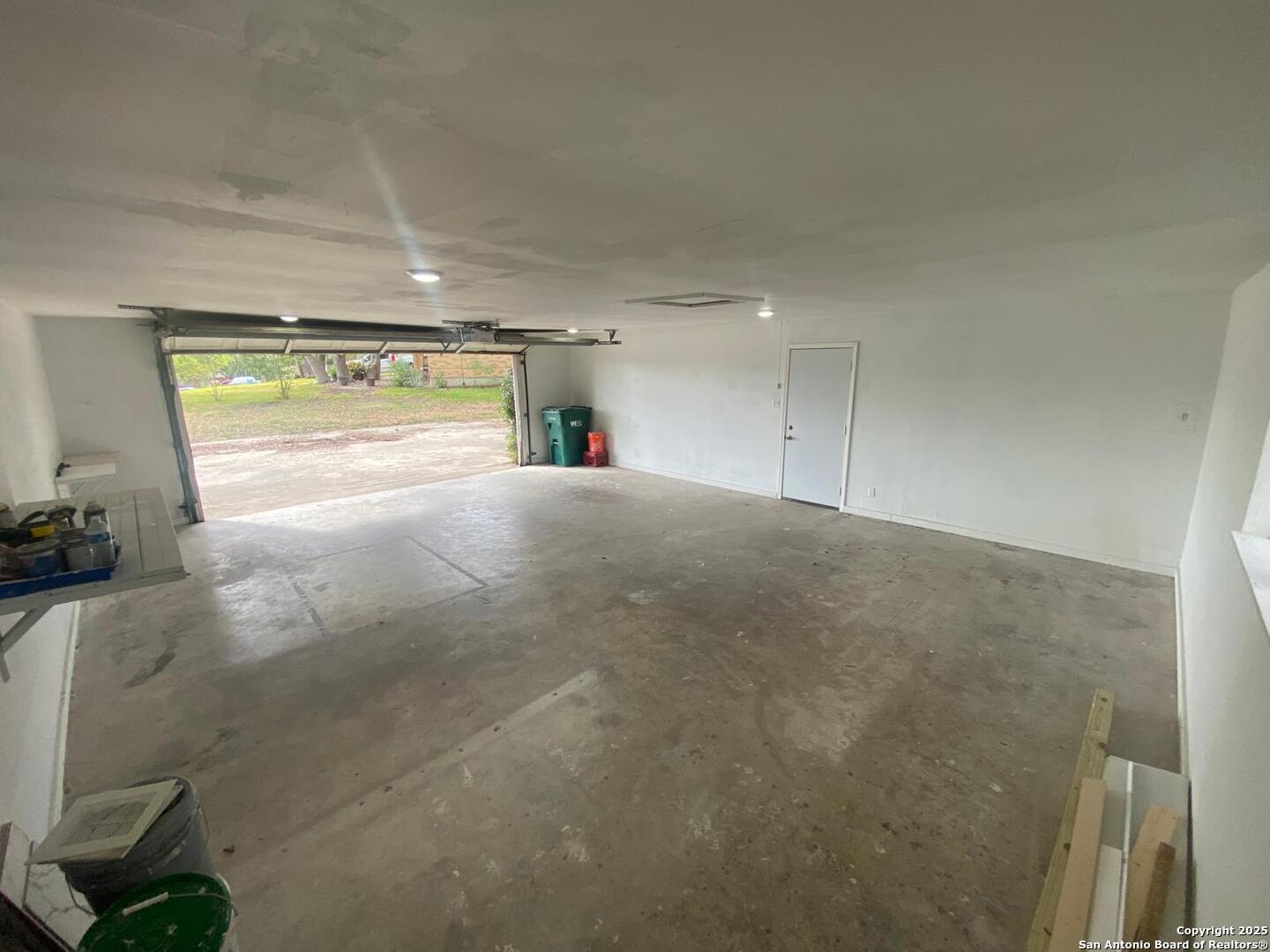 1235 Cibolo Universal City TX 78148