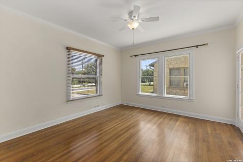 218 W Mandalay San Antonio TX 78212