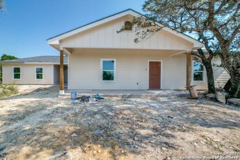1064 Lakeside Drive Lakehills TX 78063