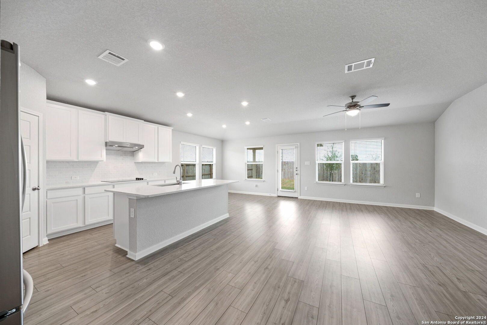 967 Black Horse San Antonio TX 78260