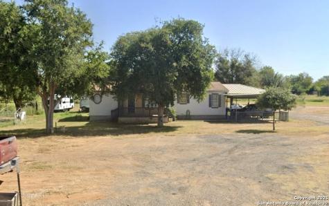 672 N Main Street Cotulla TX 78014