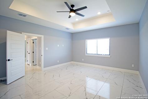 792 Lake Valley La Vernia TX 78121