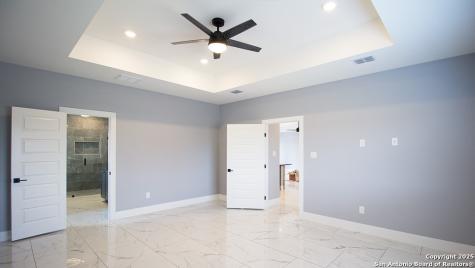792 Lake Valley La Vernia TX 78121