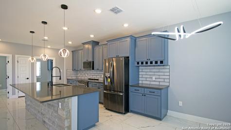 792 Lake Valley La Vernia TX 78121