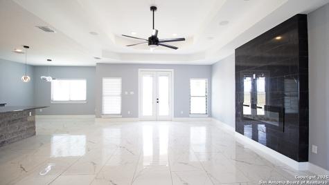 792 Lake Valley La Vernia TX 78121