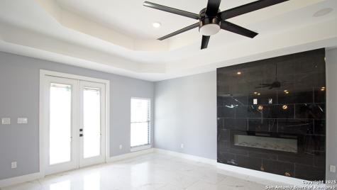 792 Lake Valley La Vernia TX 78121