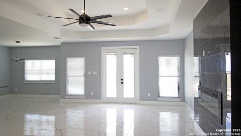 792 Lake Valley La Vernia TX 78121