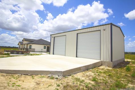 792 Lake Valley La Vernia TX 78121