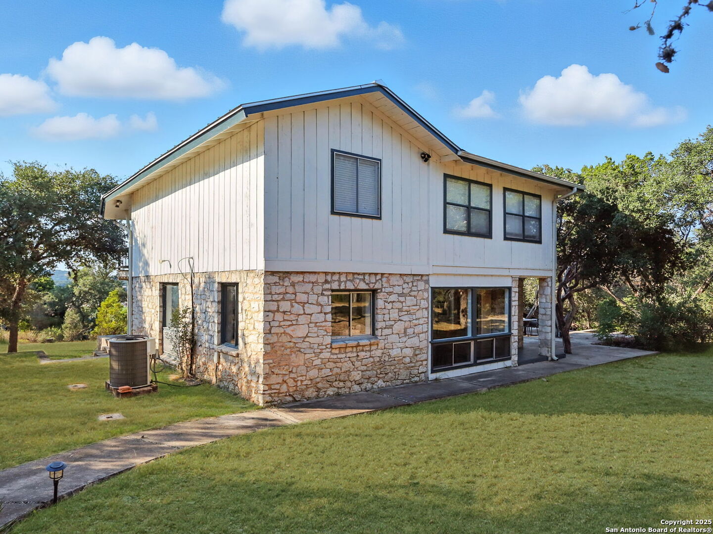 550 County Road 262 Mico TX 78056