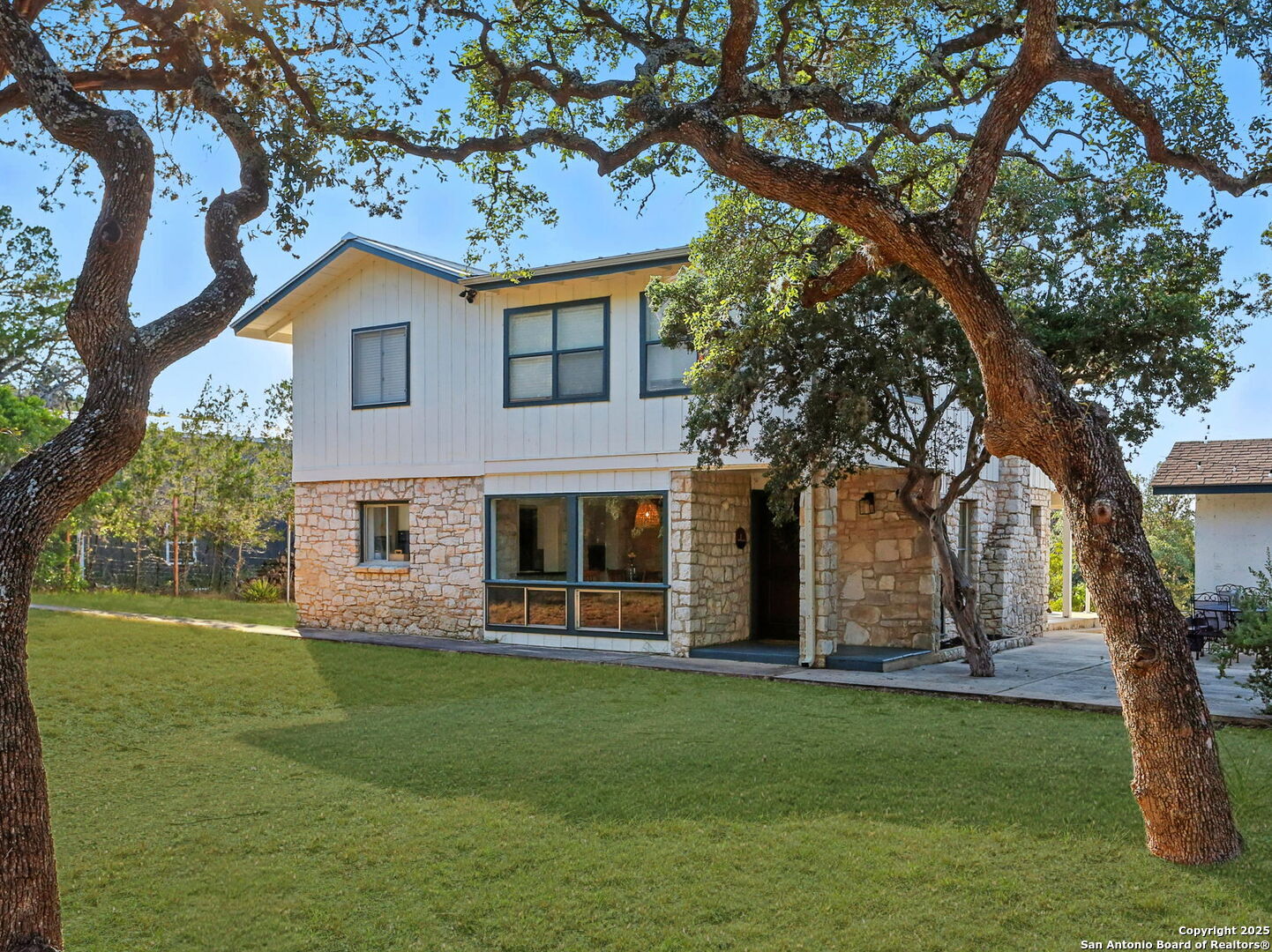 550 County Road 262 Mico TX 78056