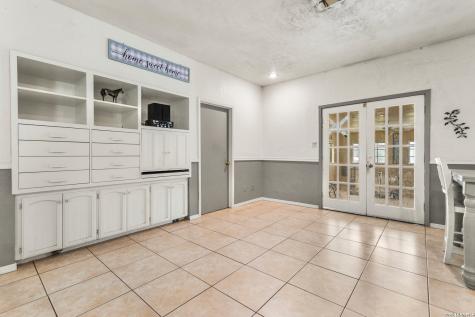 1882 Deer Trail Floresville TX 78114