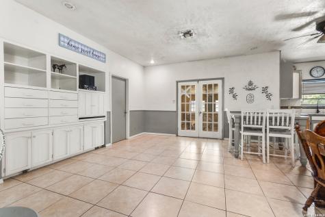 1882 Deer Trail Floresville TX 78114