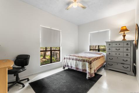 1882 Deer Trail Floresville TX 78114