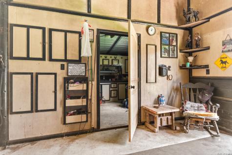 1882 Deer Trail Floresville TX 78114