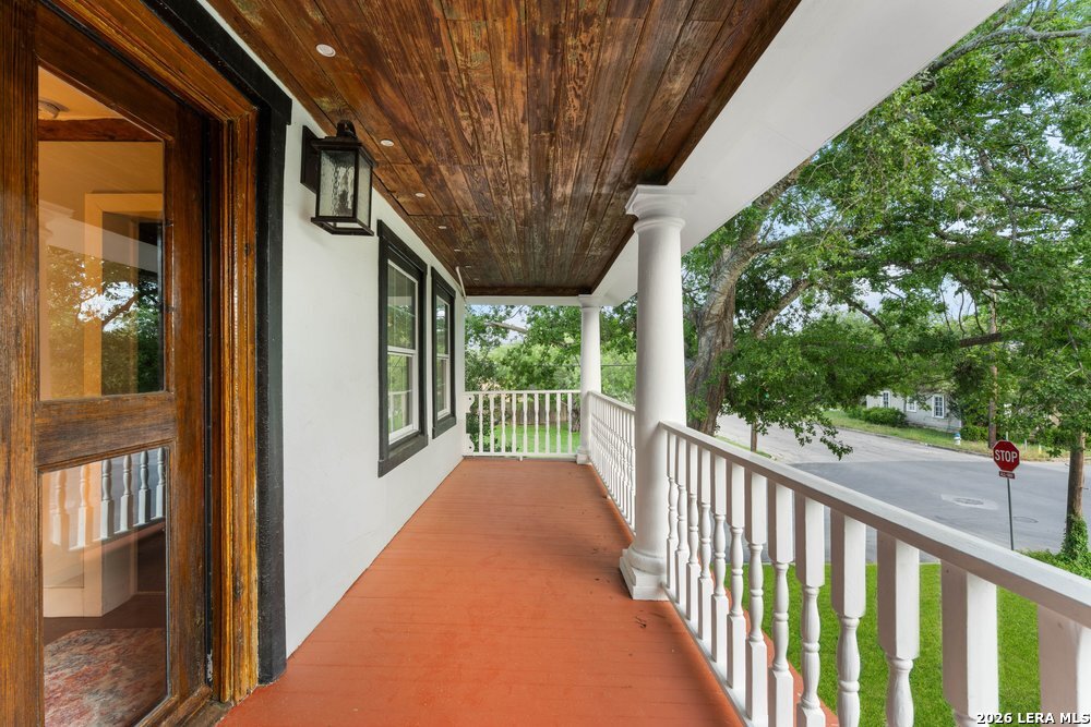 695 Comal Avenue New Braunfels TX 78130