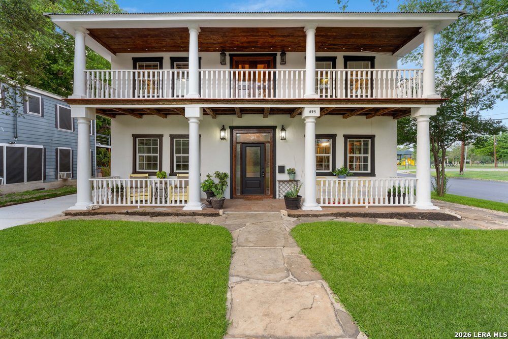695 Comal Avenue New Braunfels TX 78130