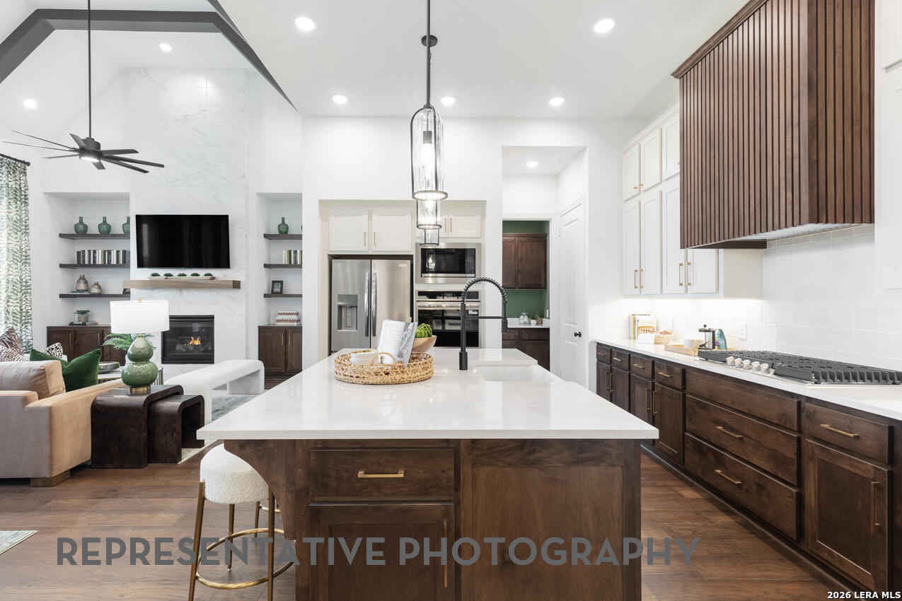 6993 Hallie Hunt Schertz TX 78154