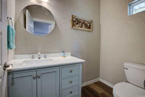 1577 Whispering Hills Canyon Lake TX 78133