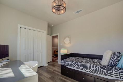 1577 Whispering Hills Canyon Lake TX 78133