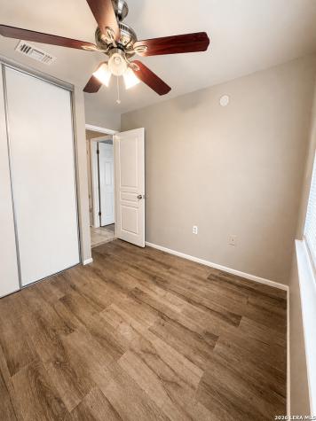 8023 Laurel Bend San Antonio TX 78250