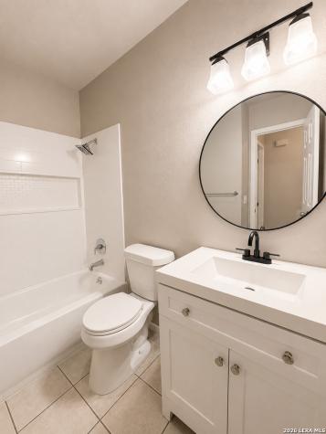 8023 Laurel Bend San Antonio TX 78250