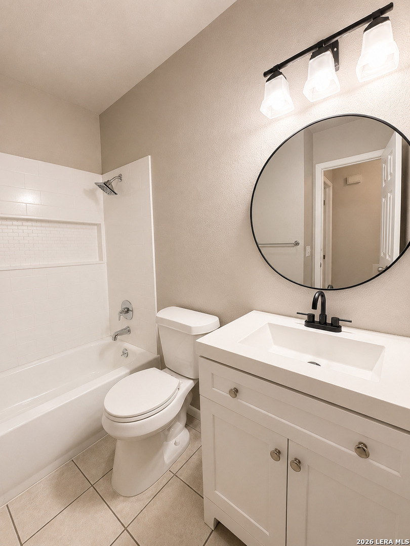 8023 Laurel Bend San Antonio TX 78250