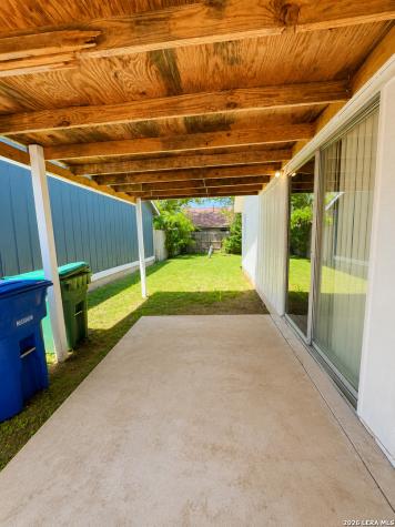 8023 Laurel Bend San Antonio TX 78250