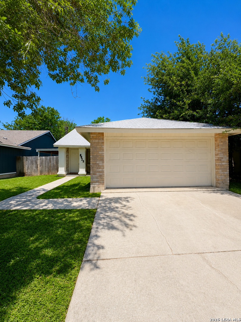 8023 Laurel Bend San Antonio TX 78250