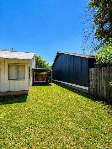 8023 Laurel Bend San Antonio TX 78250