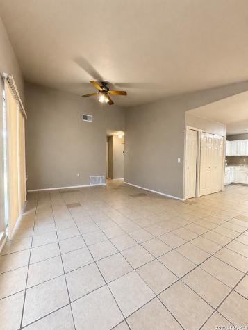 8023 Laurel Bend San Antonio TX 78250