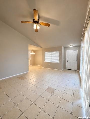 8023 Laurel Bend San Antonio TX 78250