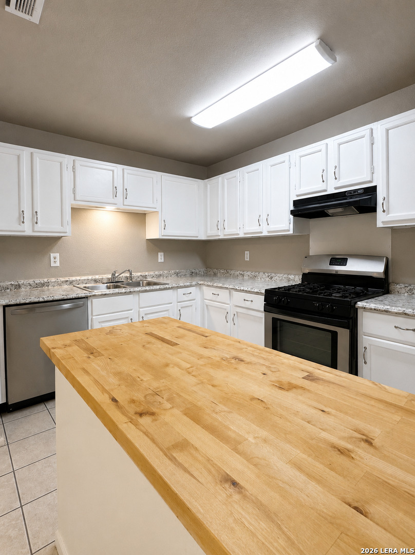 8023 Laurel Bend San Antonio TX 78250