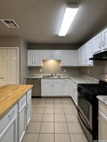 8023 Laurel Bend San Antonio TX 78250