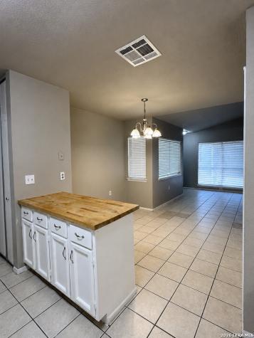 8023 Laurel Bend San Antonio TX 78250