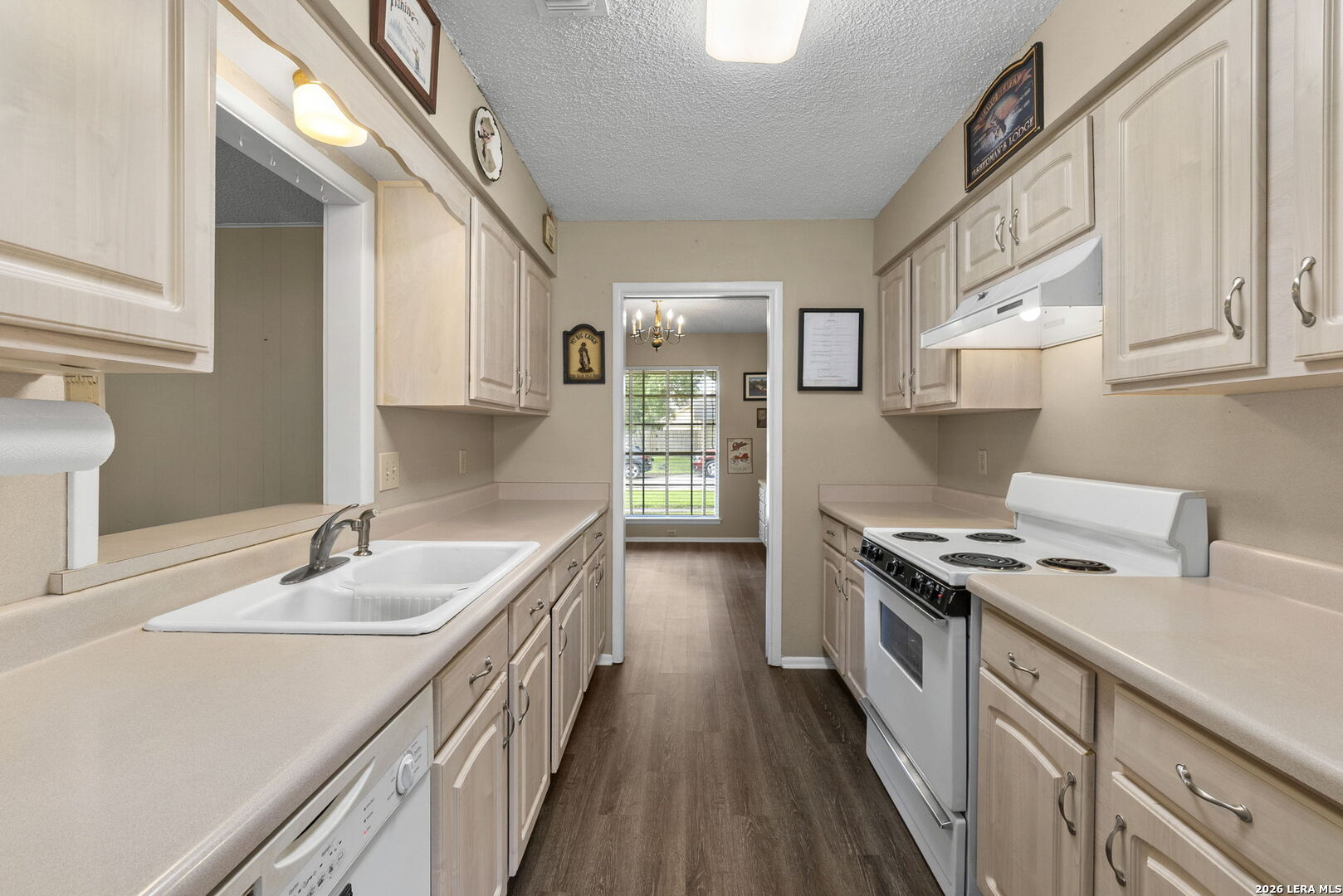 204 Norris Drive W Converse TX 78109