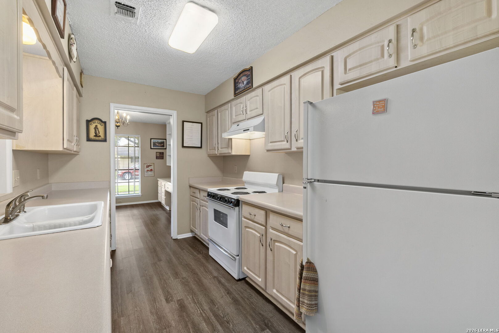 204 Norris Drive W Converse TX 78109