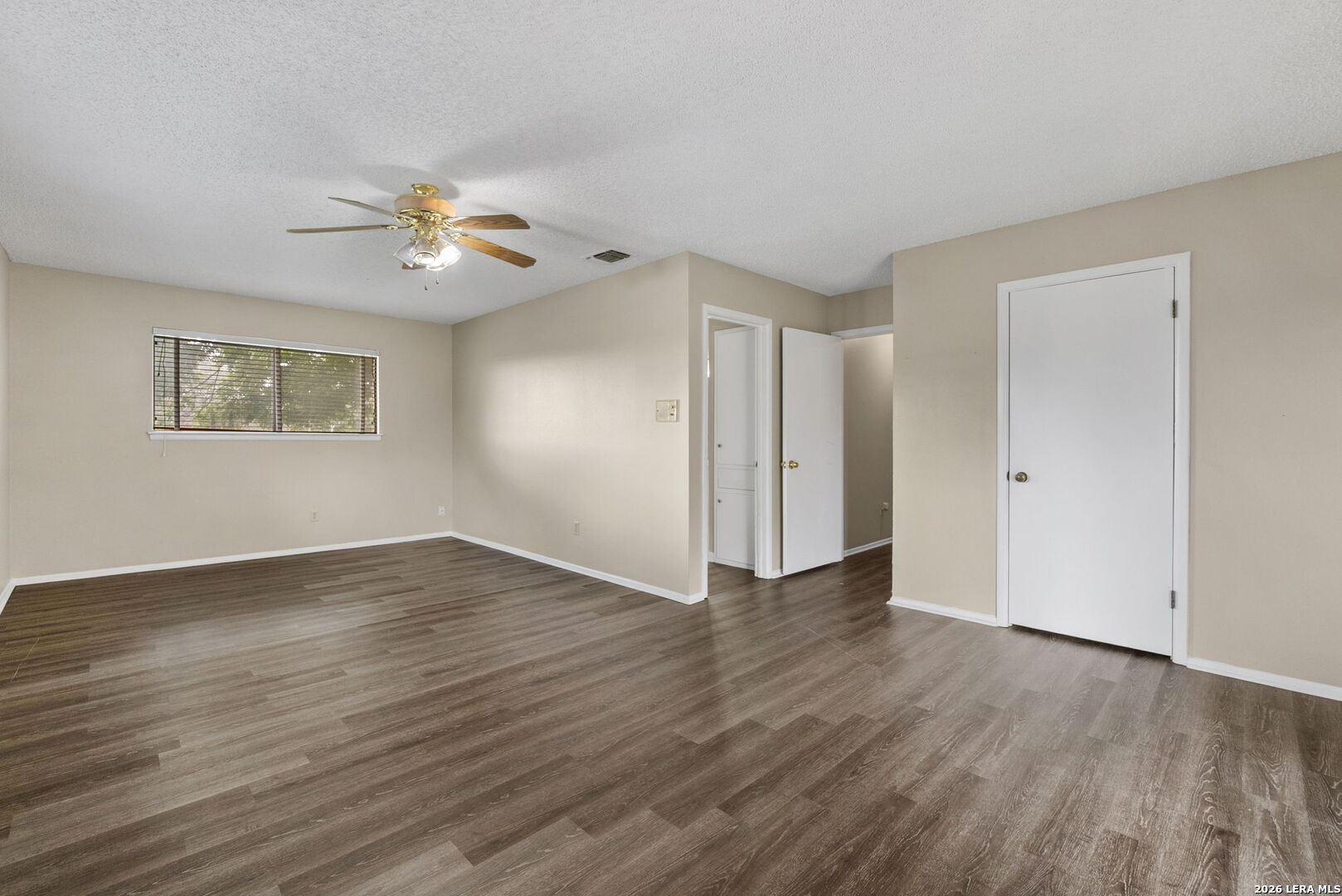 204 Norris Drive W Converse TX 78109