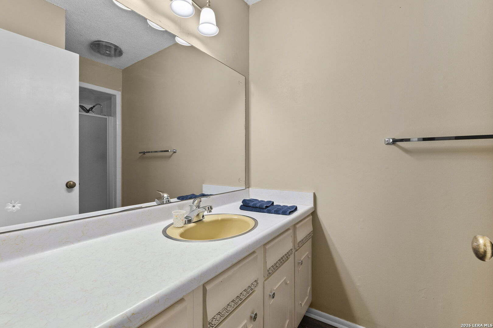 204 Norris Drive W Converse TX 78109