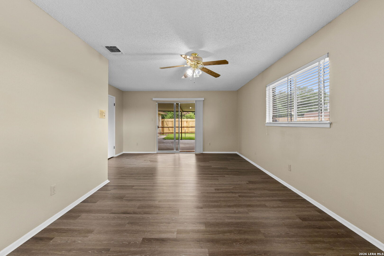204 Norris Drive W Converse TX 78109