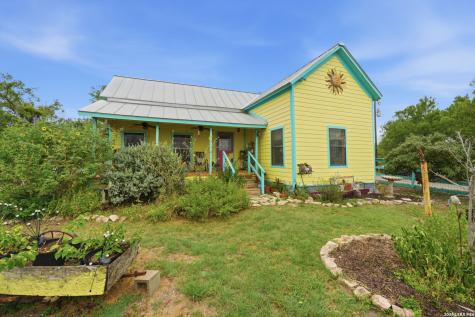 1539 County Road 188 Karnes City TX 78118