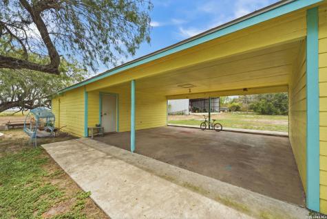 1539 County Road 188 Karnes City TX 78118
