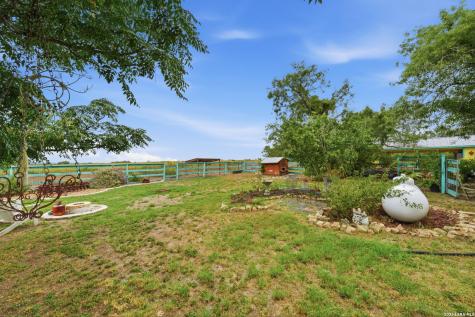 1539 County Road 188 Karnes City TX 78118