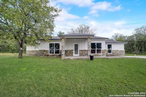 524 E Seideman Street Seguin TX 78155