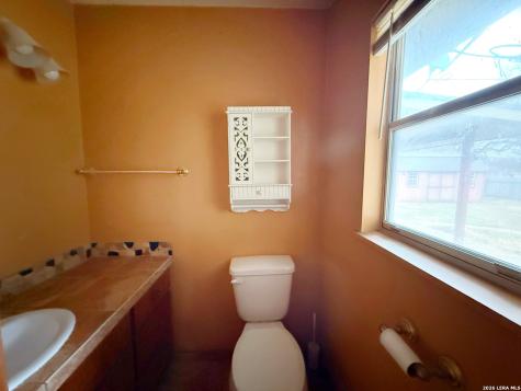 607 N Bowie Fredericksburg TX 78624