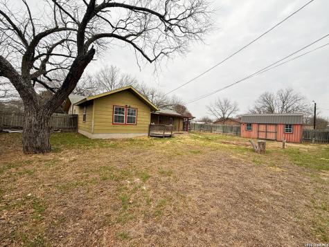 607 N Bowie Fredericksburg TX 78624