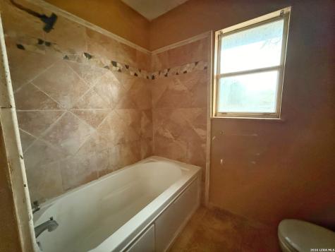 607 N Bowie Fredericksburg TX 78624