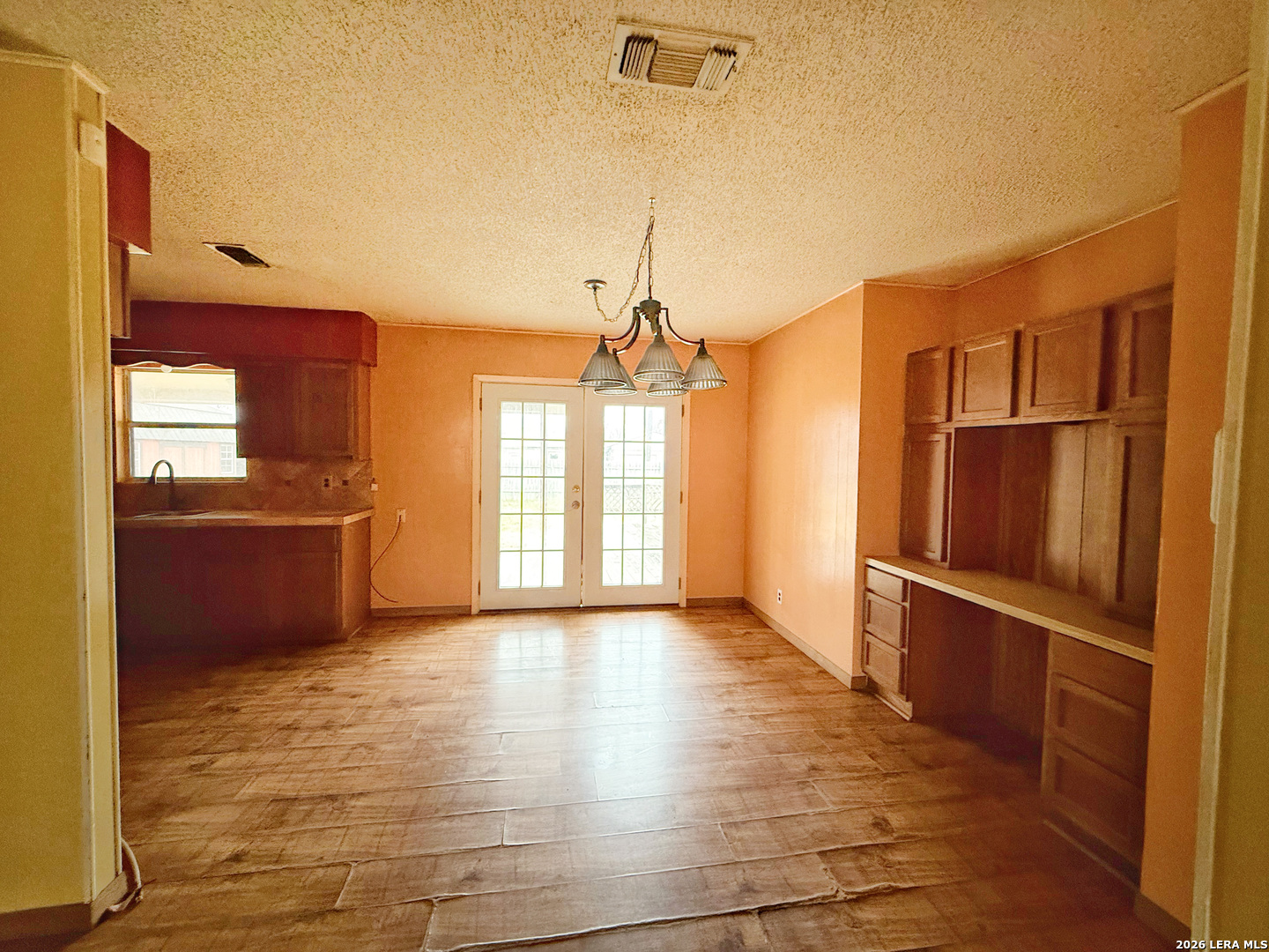 607 N Bowie Fredericksburg TX 78624